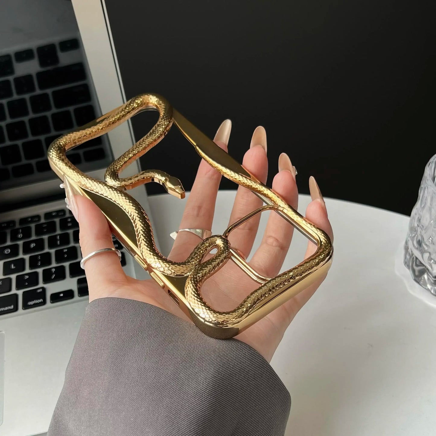 Funda para teléfono Hollow Snake - ¡Audaz y construida para impresionar! 🐍✨