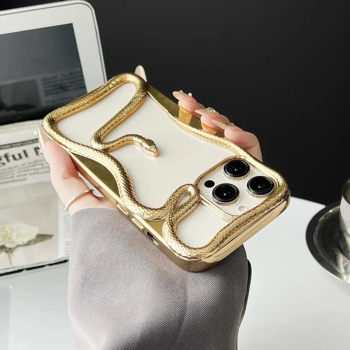 Funda para teléfono Hollow Snake - ¡Audaz y construida para impresionar! 🐍✨