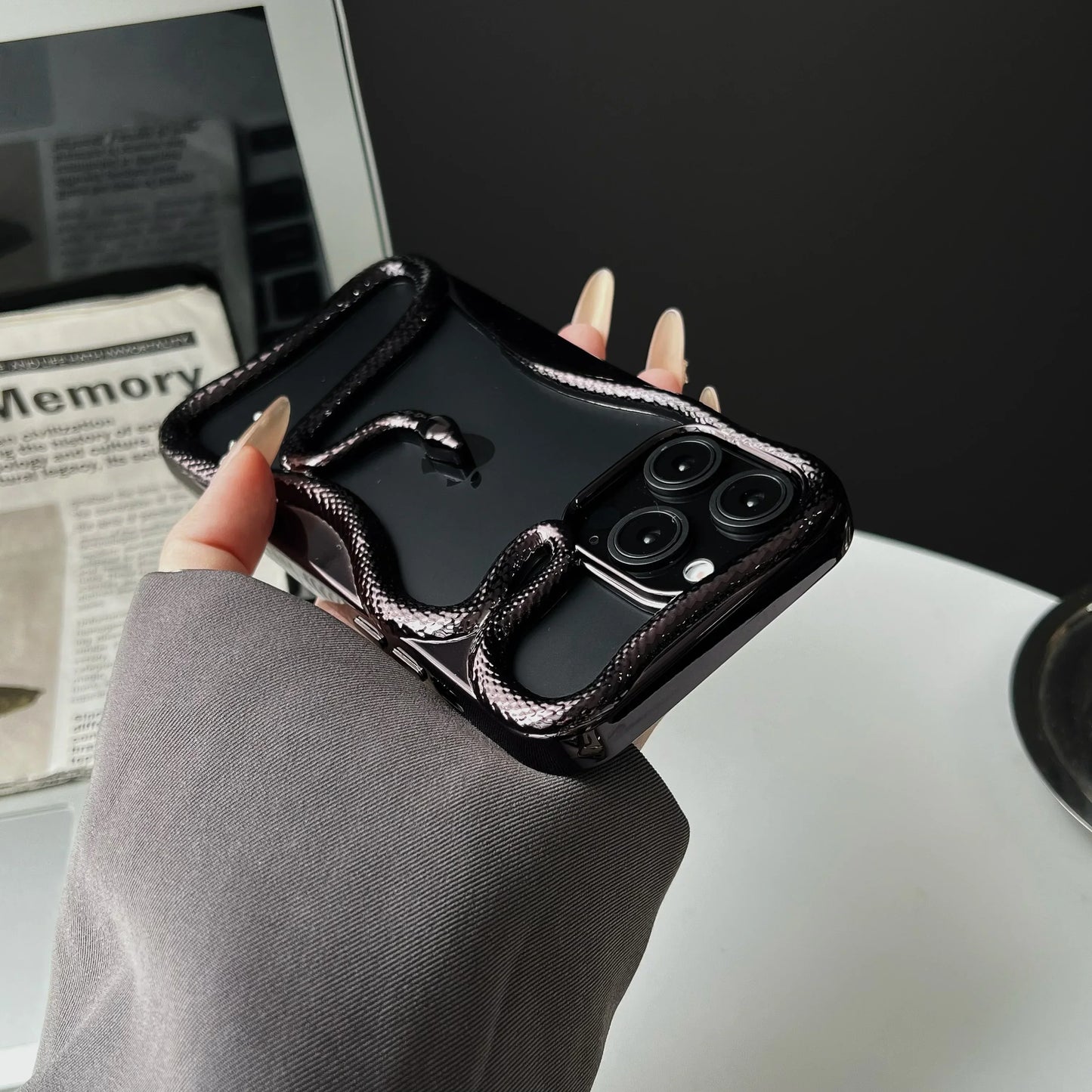 Funda para teléfono Hollow Snake - ¡Audaz y construida para impresionar! 🐍✨