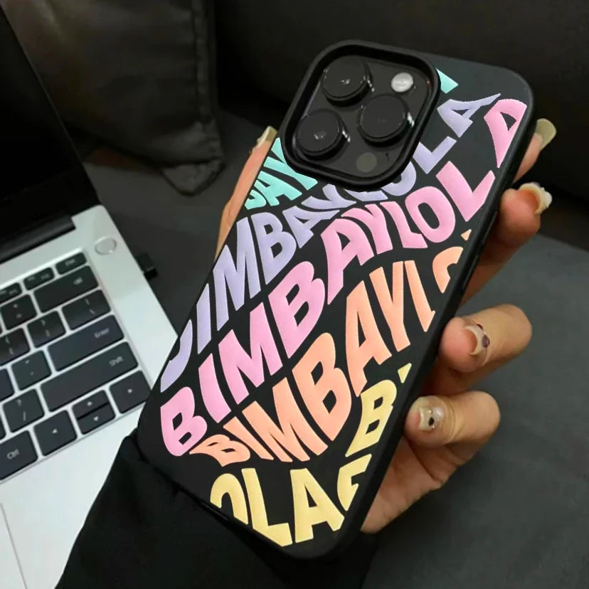 Funda para teléfono negra minimalista con letras BYL ✨