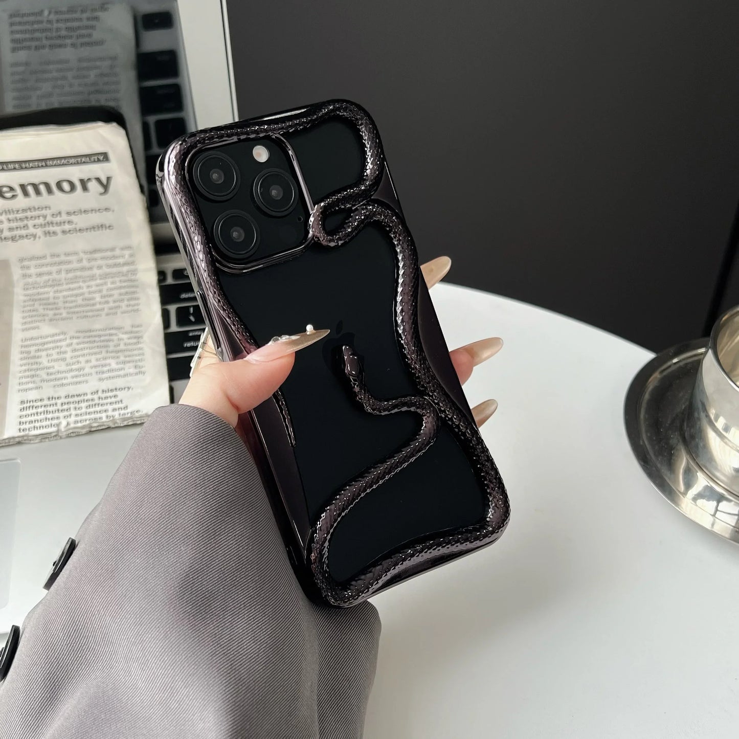 Funda para teléfono Hollow Snake - ¡Audaz y construida para impresionar! 🐍✨
